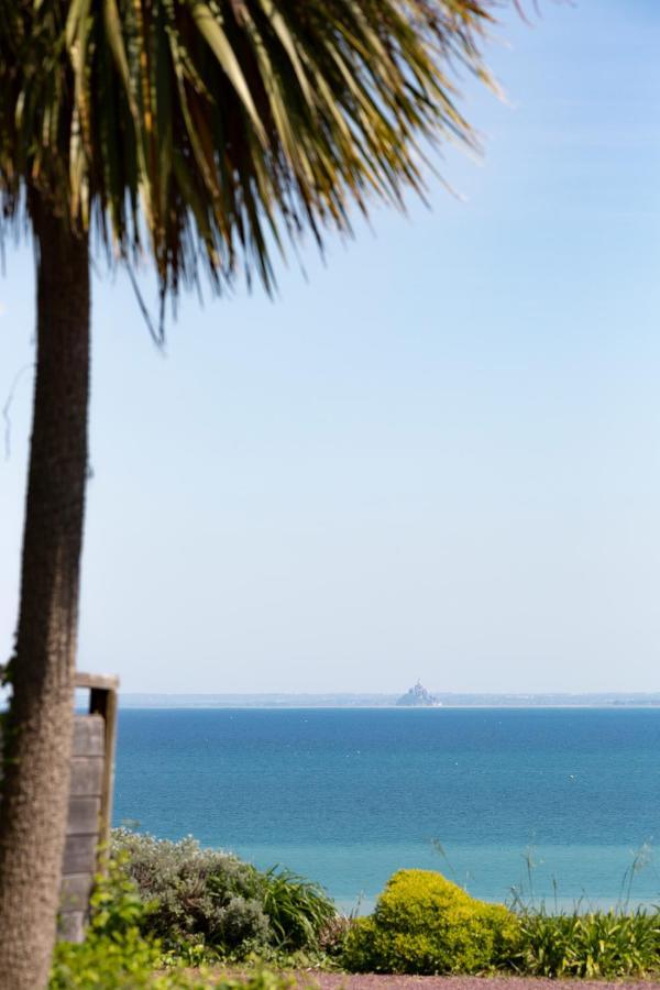 Pensión La Metairie-du-vauhariot - Ou - Piscine Chauffée - Vue Et Mont Saint Michel Et Gr34 - Résidence Hôtelière