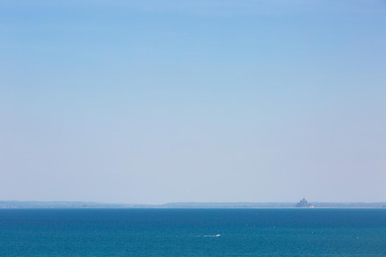 La Metairie-du-vauhariot - Ou - Piscine Chauffée - Vue Et Mont Saint Michel Et Gr34 - Résidence Hôtelière Pensión